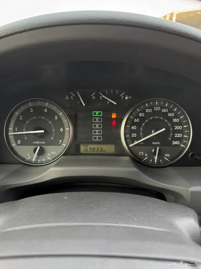 للبيع تويوتا لاندكروزر 2017 - فل كامل بحالة الوكاله - خليجي 9