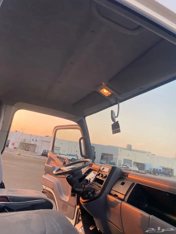 دينه موستبيشي كرين ونش نظيفة جداا 17