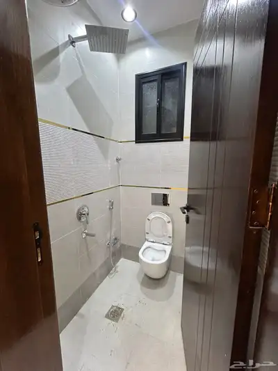 للبيع شقة دور ارضي 6غرف وسط الخدمات حي دره الموسى index