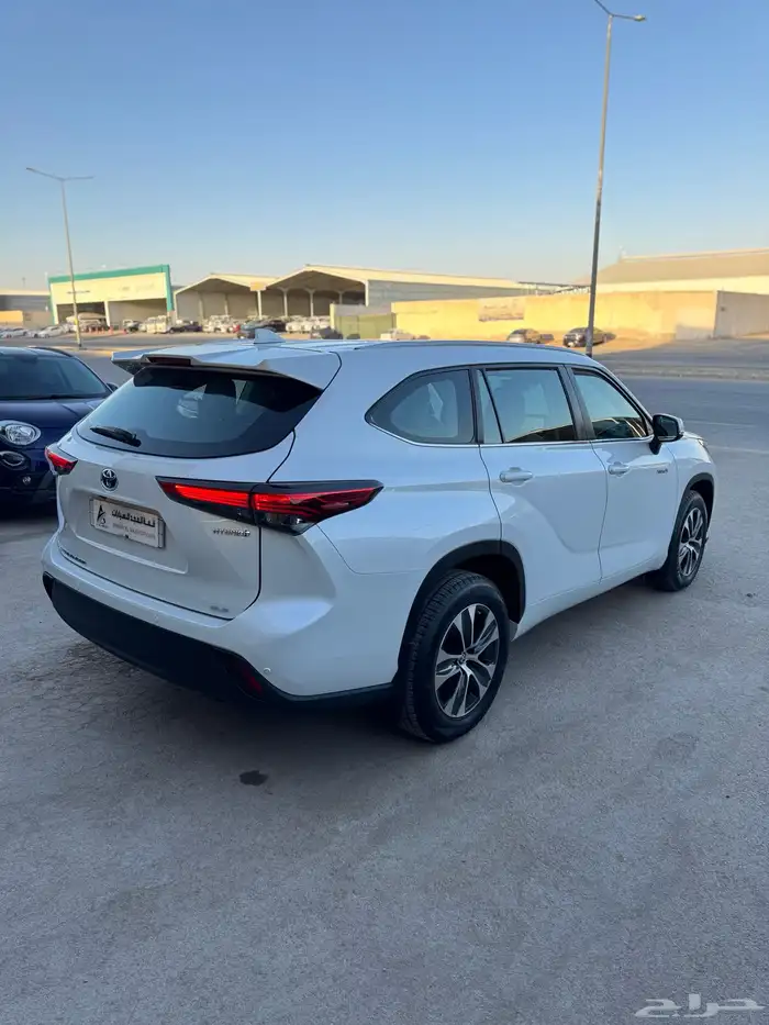 للبيع تويوتا هايلاندر 2023 نص فل - هايبرد - بحالة الوكاله 3