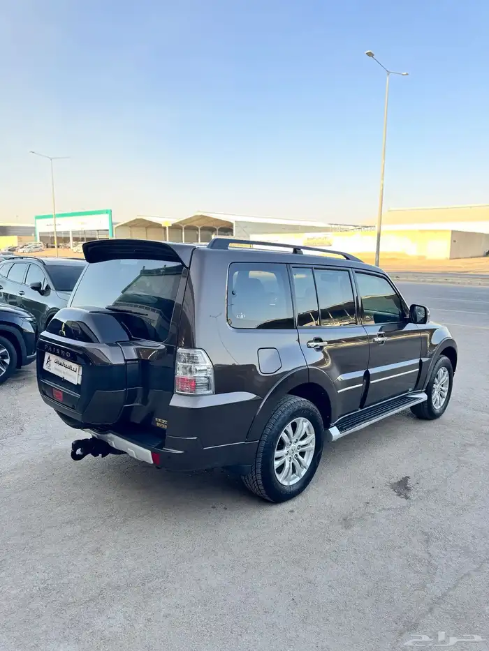 للبيع ميتسوبيشي باجيرو 2018 - فل كامل - مكينه 3800 3