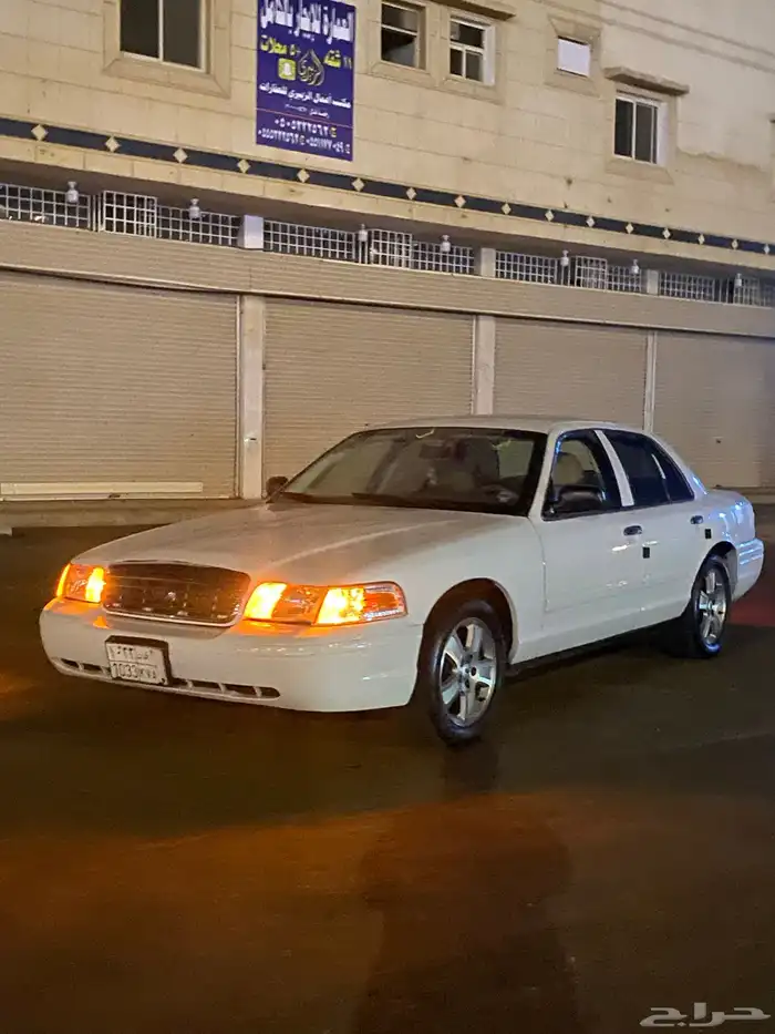 فورد كراون فكتوريا 2010 4