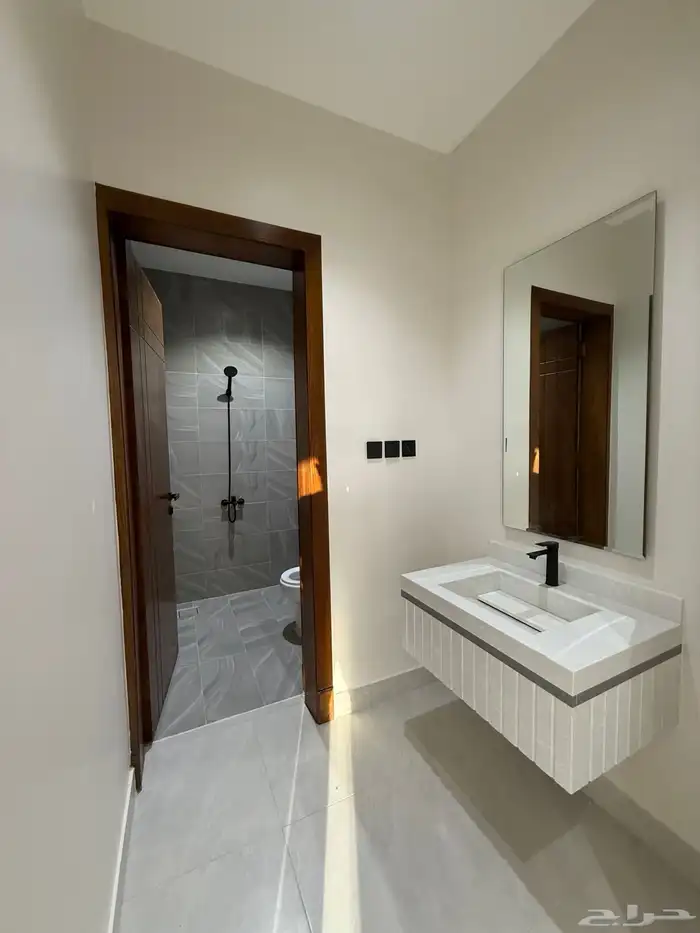 للبيع روف علوي موقع ممتاز - مدارس - مسجد - خدمات عامة كاملة 18