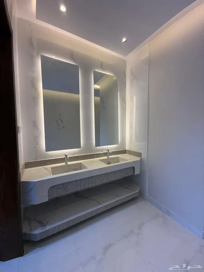 للبيع ارواف علويه وشقق ارضيه ببايكة سيارة ف شمال الخميس 6