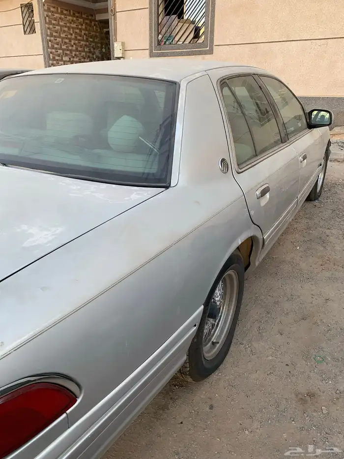 فورد ماركيز 1997 في حاله جيد في خراب بطرنبت البنزين فقط 0