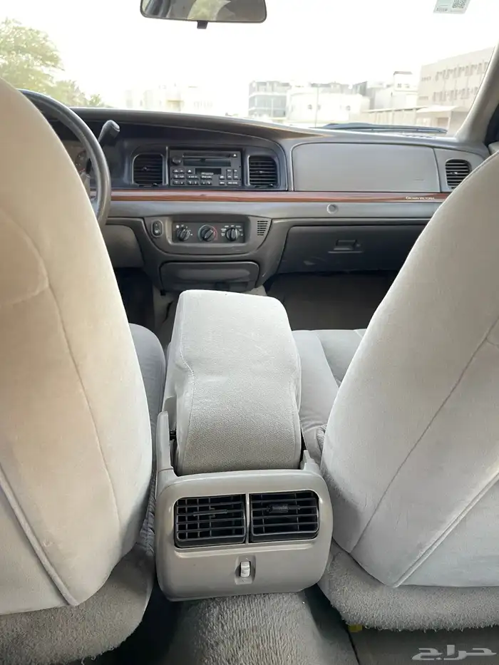 فورد فكتوريا 1