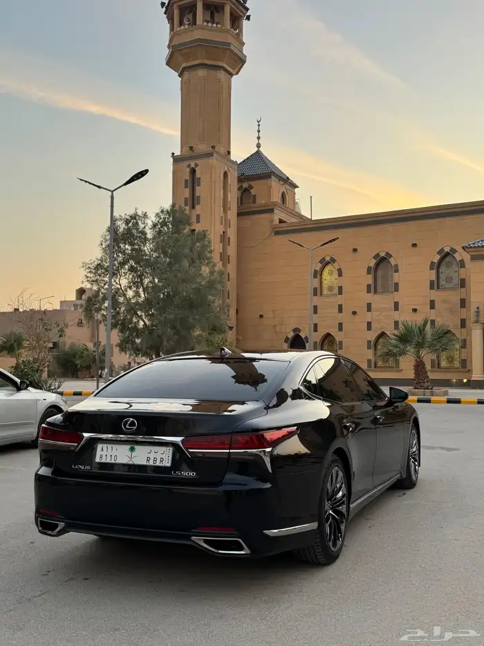 لكزس LS 500 سعودي 7