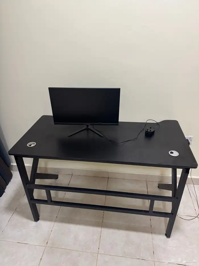 شاشة قيمنق و كرسي قيمنق و طاولة قيمنق 0