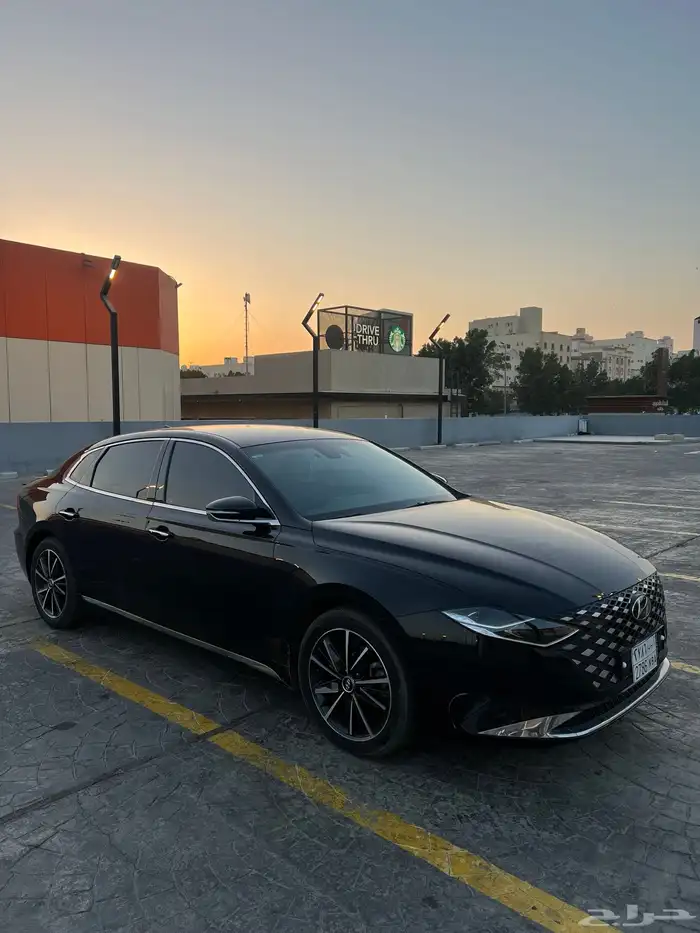 ازيرا 2022 (بنزين ) V6 2