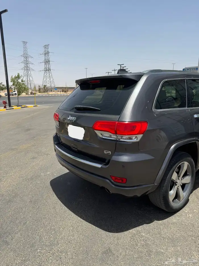 جراند شيروكي 8