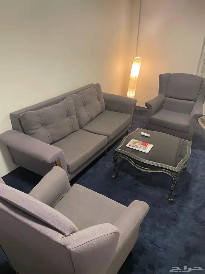 كنب للبيع مع طاولة 0