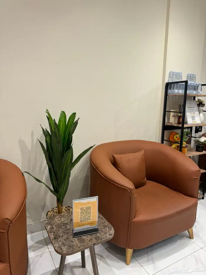 للبيع ديكورات واغراض محل حلاقة اطفال 11