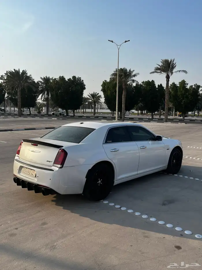 للبيع كرايزلر هيمي 2011 فل V8 1