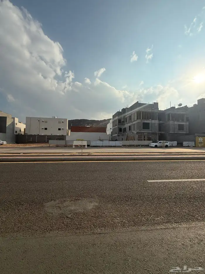 للبيع ارض تجارية في مخطط السلام م623 شارع35م شمالي 9