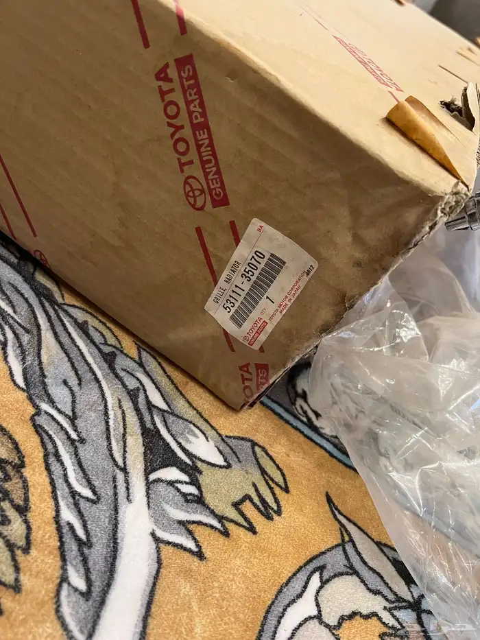 شبك هايلوكس 95 اصلي 1