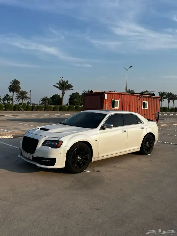 للبيع كرايزلر هيمي 2011 فل V8 2