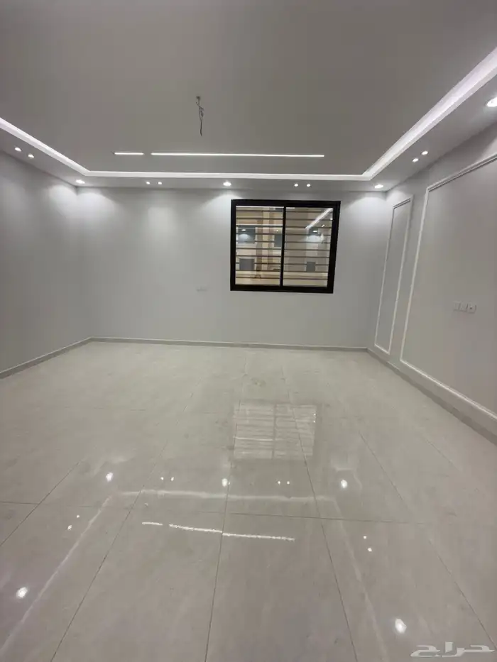 للبيع فيلا علي شارعين زاويه أرض كامله أحد رفيده حي الروان 22