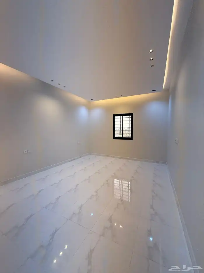 للبيع ارواف علويه وشقق ارضيه ببايكة سيارة ف شمال الخميس 17