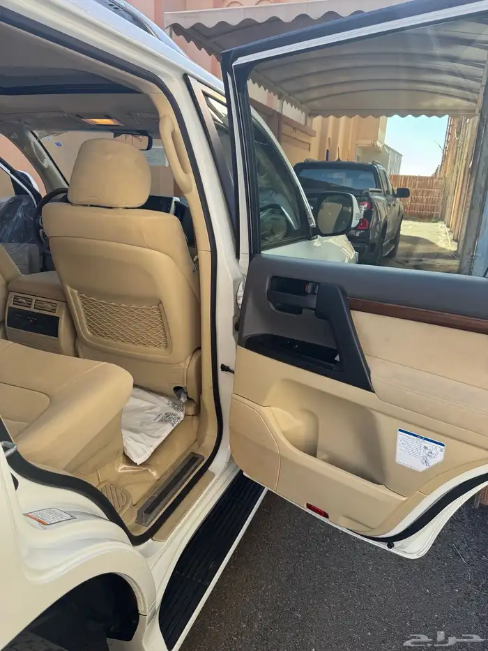 جيب صالون لاندكلوزر 2017 7