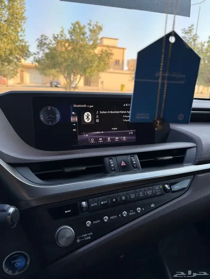 لكزس ES 300h 2021 19