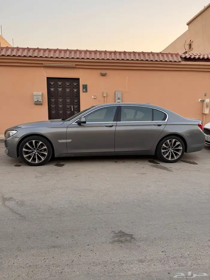 بي ام دبليو 2015 - 730 i 7