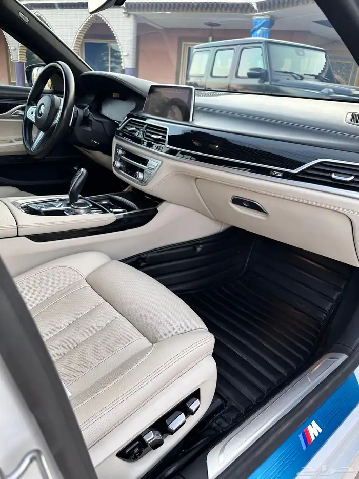 بي ام دبليو 2020-730Liكت ام فل كامل 12