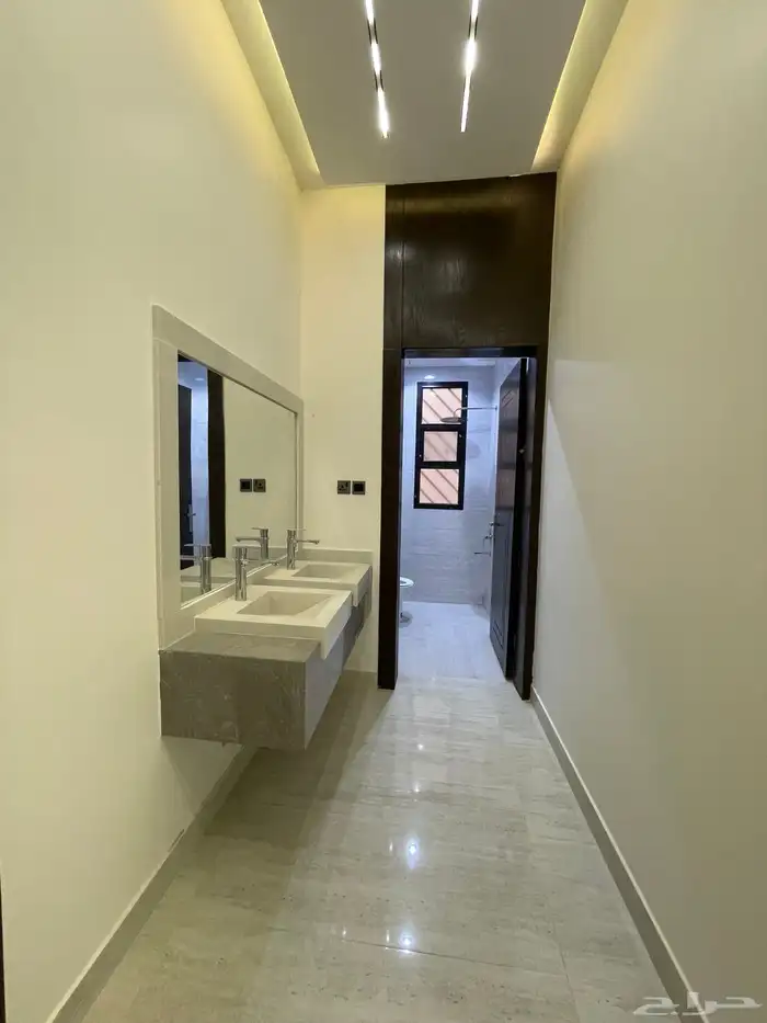 للبيع فيلا درج داخلي وشقتين مساحة 312م واحة الرحال 17