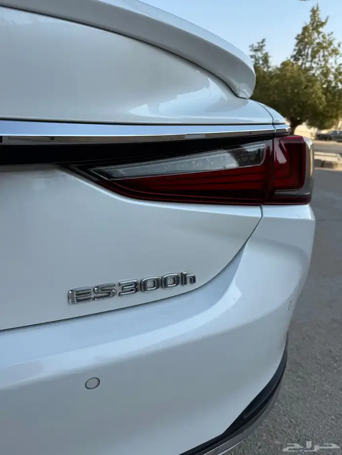 لكزس ES 300h 2021 7