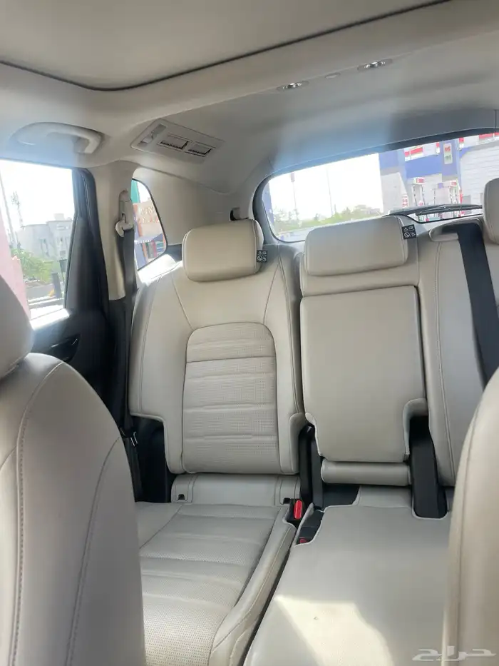 هوندا سي ار في 2025 6