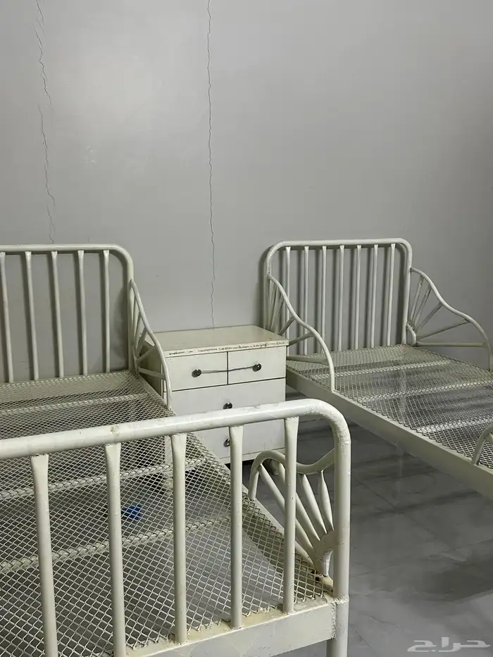 سرر حديد للبيع . 1