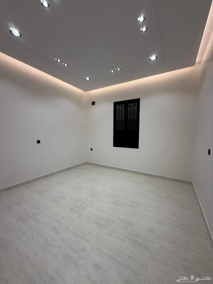 للبيع روف علوي بملحق تشطيب VIP ف احد رفيده وسط الخدمات 14