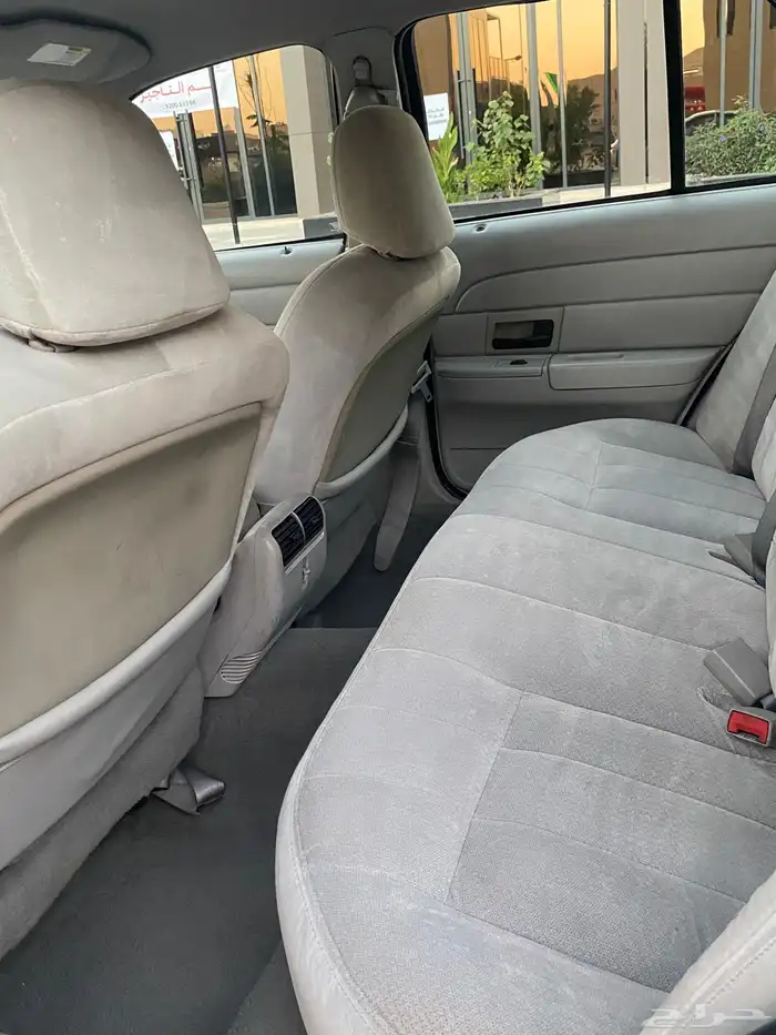 للبيع فورد فكتوريا 2003 بوليسي 8