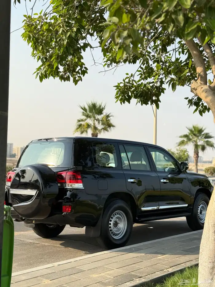 لاندكروزر 13