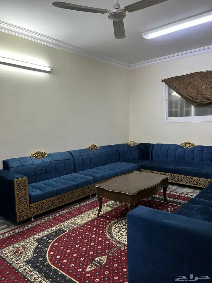 كنب للبيع 4 في 3.5 0