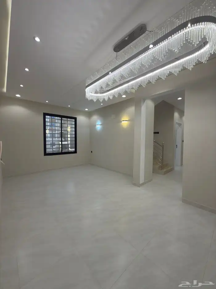 شقه علويه 6 غرف بدرج داخلي للسطح ابها قرب المطار-بسعر540الف 9