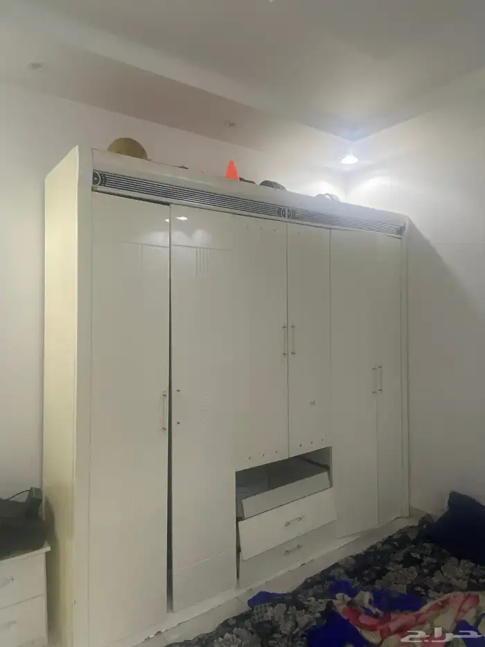 دولاب ملابس للبيع بحال الجديد 0