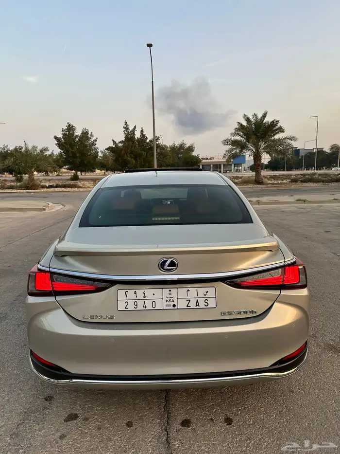 لكزس هايبرد ES300h موديل 2021 وكالة سعودي 52