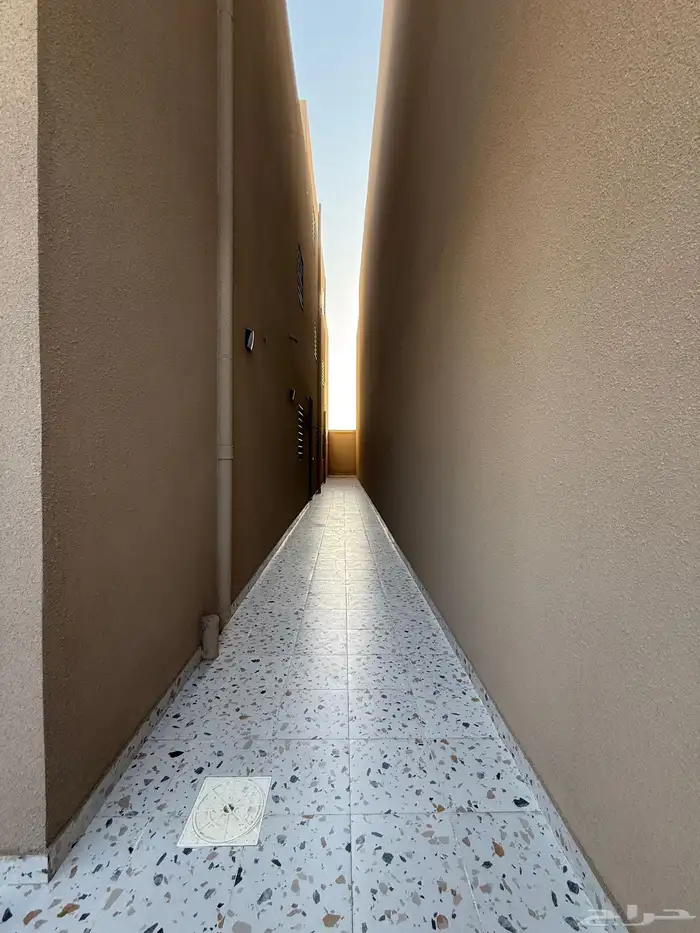 للبيع ارواف علويه وشقق ارضيه ببايكة سيارة ف شمال الخميس 2