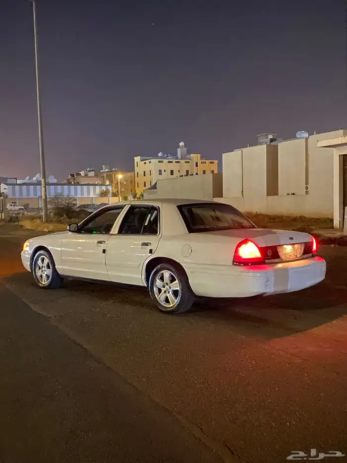 فورد كراون فكتوريا 2010 5