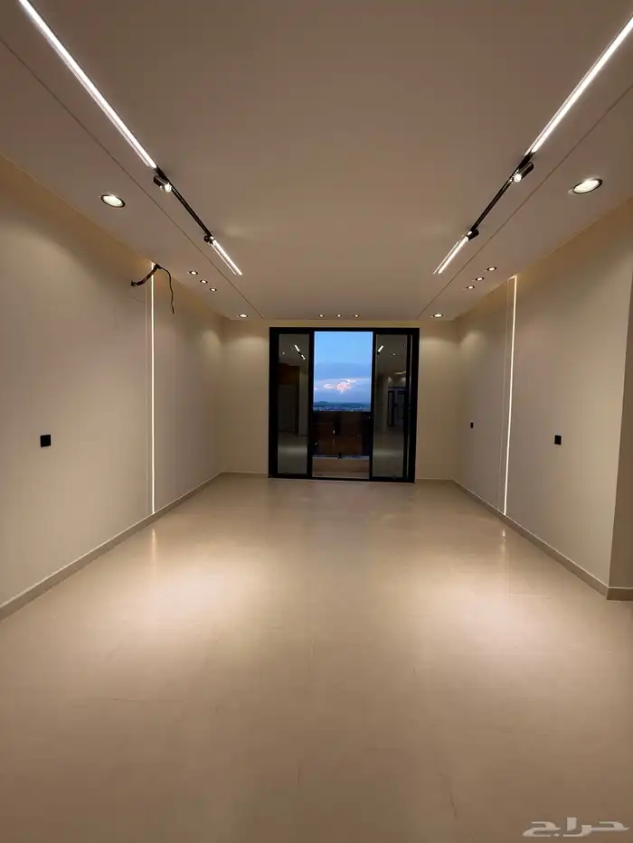 للبيع شقق علويه ببلكونه وإطلالة رائعة ف ابها خلف المستشفى 24