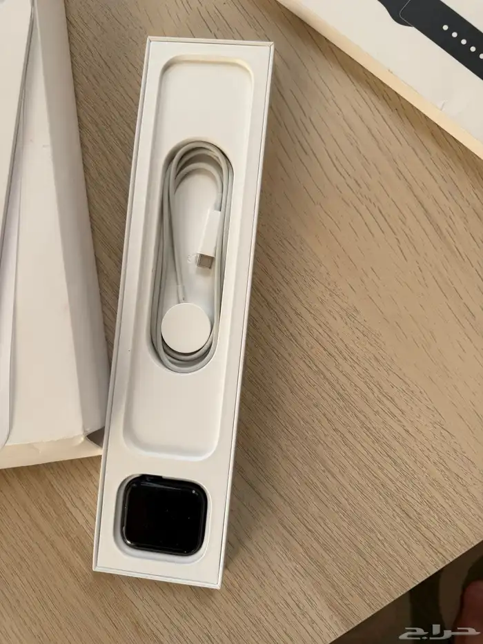 ساعة ابل se مقاس 44 1