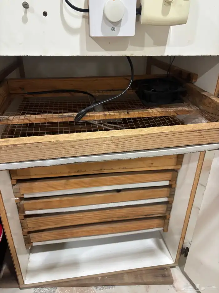 فقاسة بيض تقليب يدوي 2