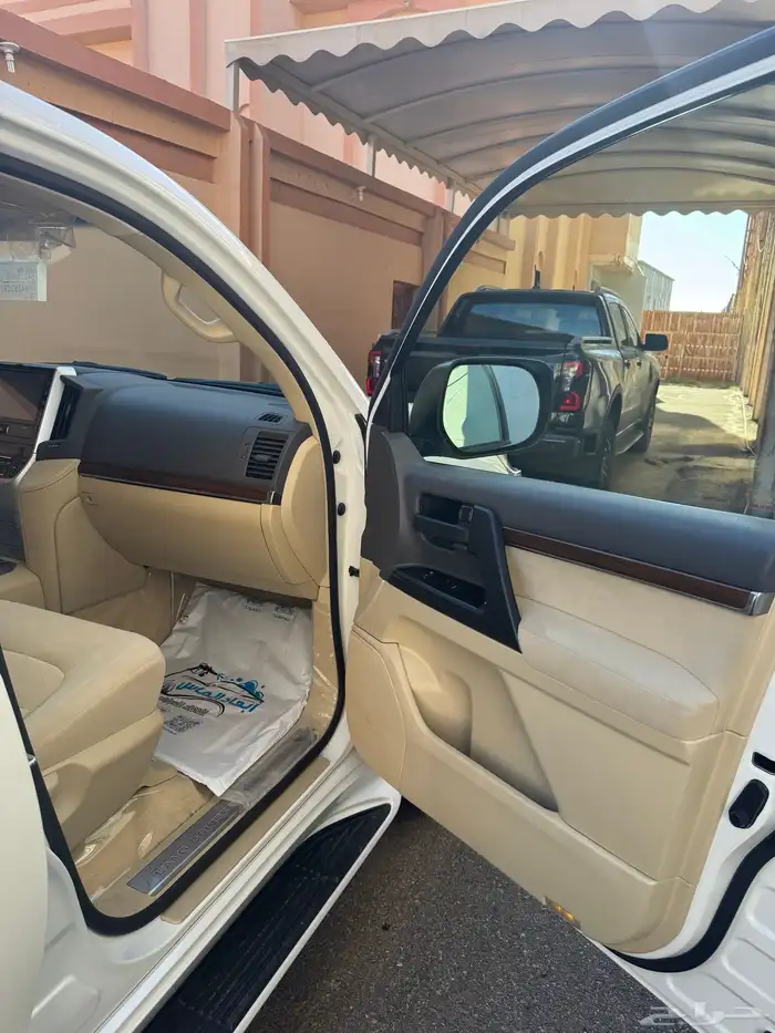 جيب صالون لاندكلوزر 2017 8