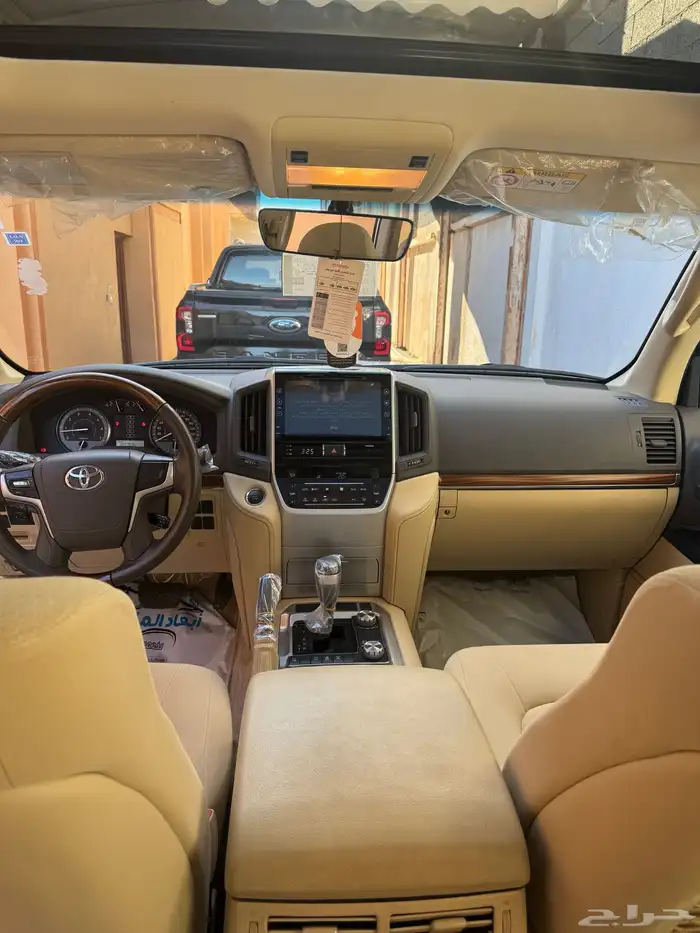 جيب صالون لاندكلوزر 2017 17