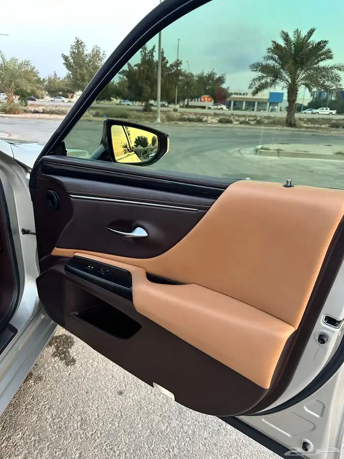 لكزس هايبرد ES300h موديل 2021 وكالة سعودي 35