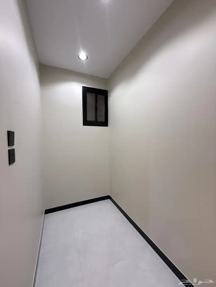 للبيع ارواف علويه 9 غرف وشقق ارضيه ببايكة سيارة درة الموسي 27