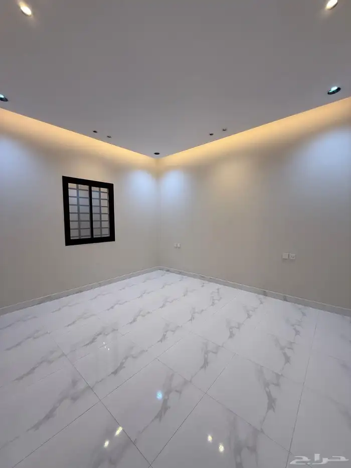 للبيع ارواف علويه وشقق ارضيه ببايكة سيارة ف شمال الخميس 41