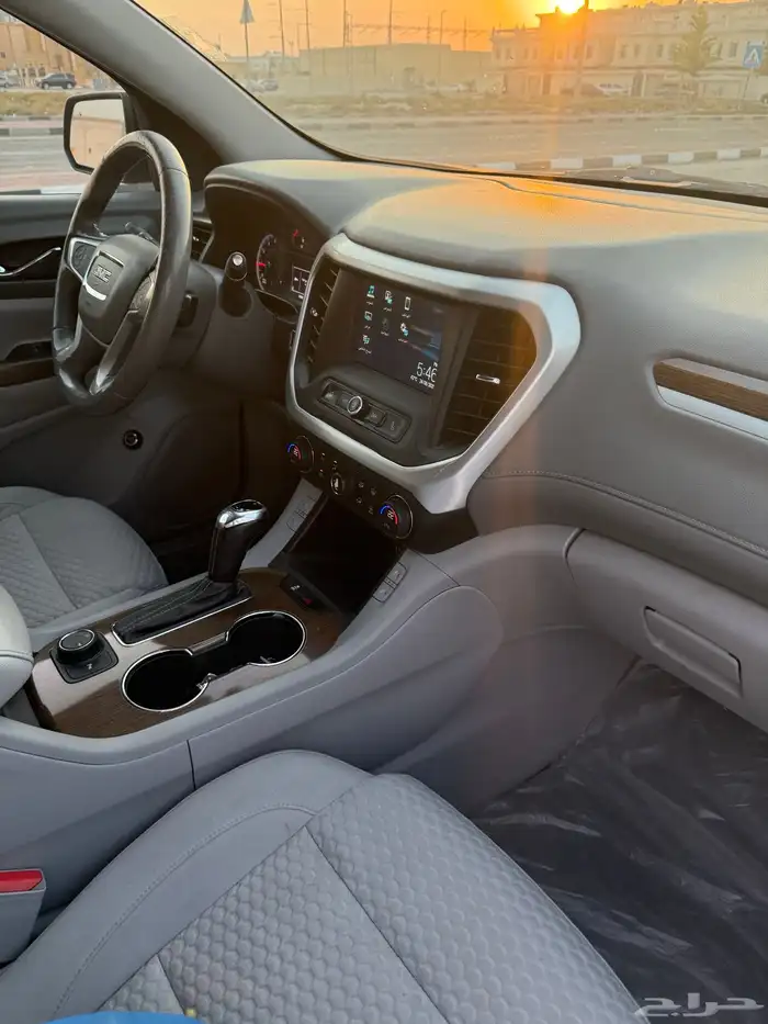 جمس اكاديا 2018 نص فل SEL نظيف 7