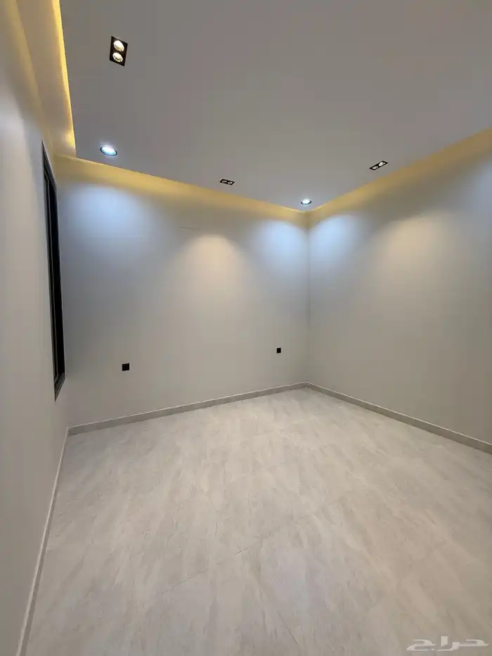 للبيع روف علوي مستقل نظام شقتين منفصلين بسعر فرصة 650 الف 25