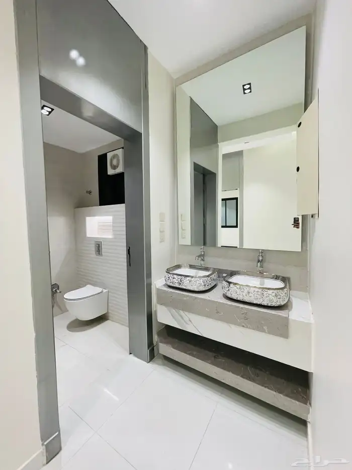 للبيع شقق تمليك علوي مع سطح مصعد راكب حي المعارض السعر 520 9